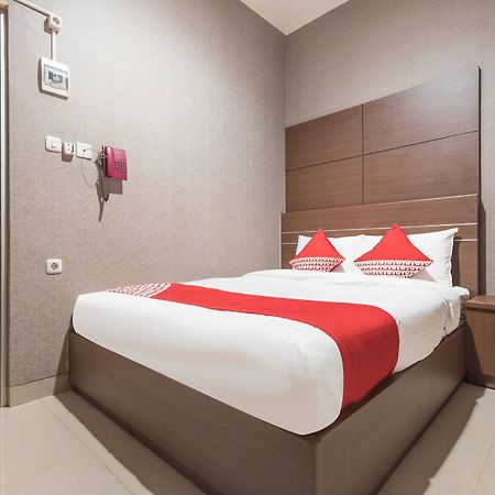 Oyo 383 Env Residence Джакарта Экстерьер фото