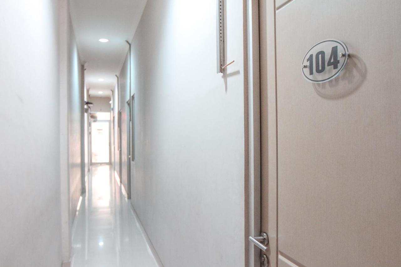 Oyo 383 Env Residence Джакарта Экстерьер фото