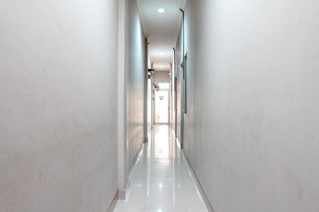 Oyo 383 Env Residence Джакарта Экстерьер фото