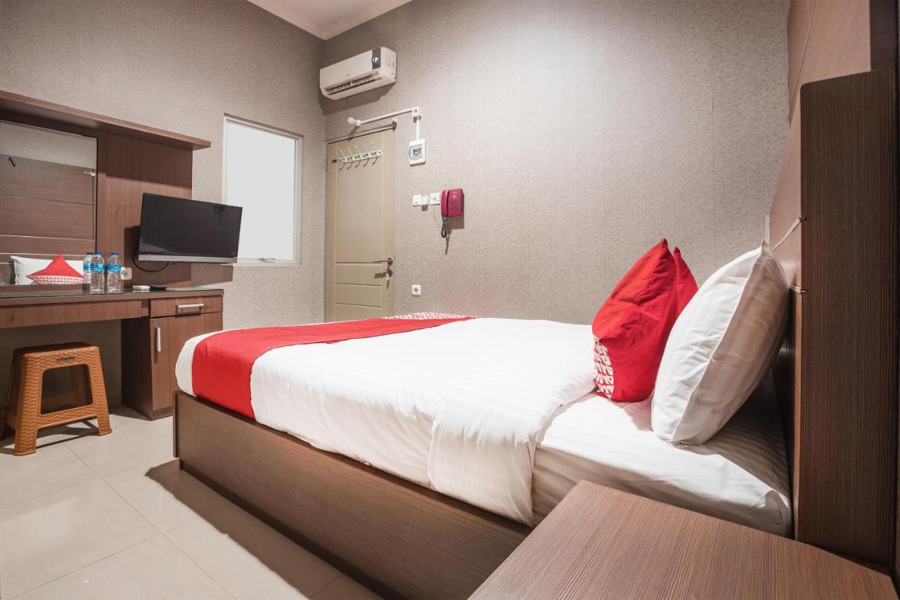 Oyo 383 Env Residence Джакарта Экстерьер фото